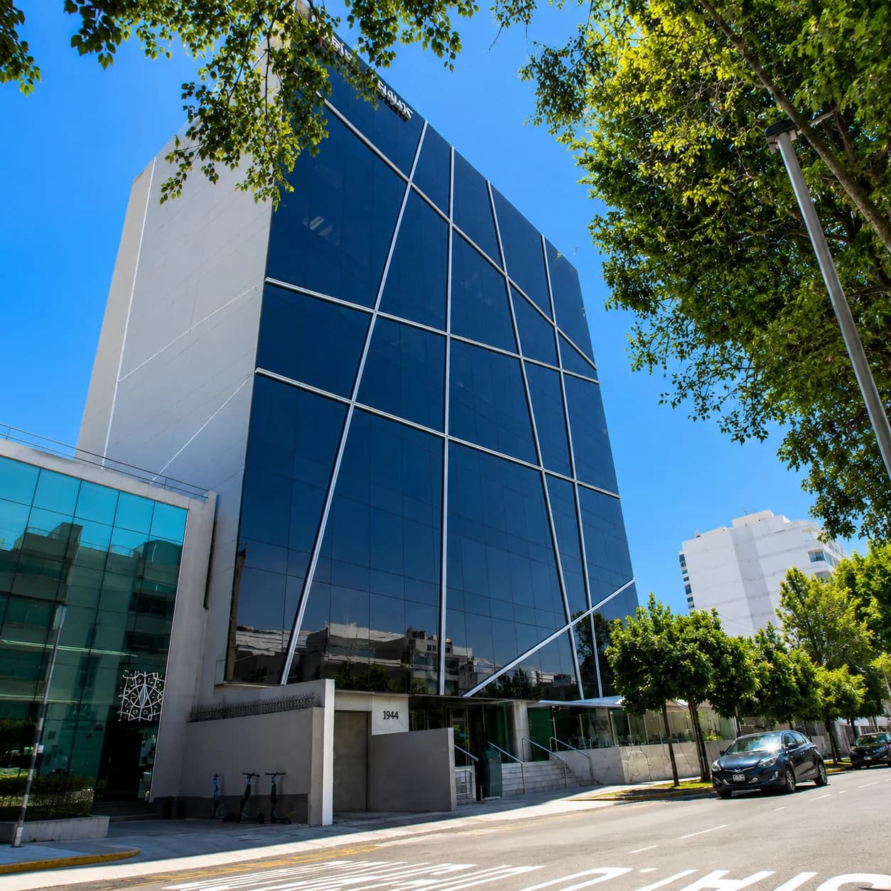 Habilitación de Oficinas Coworking – Edificio Swis Capital (Pisos 8 y 9) - imagen 1